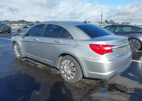 2014 Chrysler 200 Lx z USA, uszkodzony, nr VIN 1C3CCBAB2EN204944